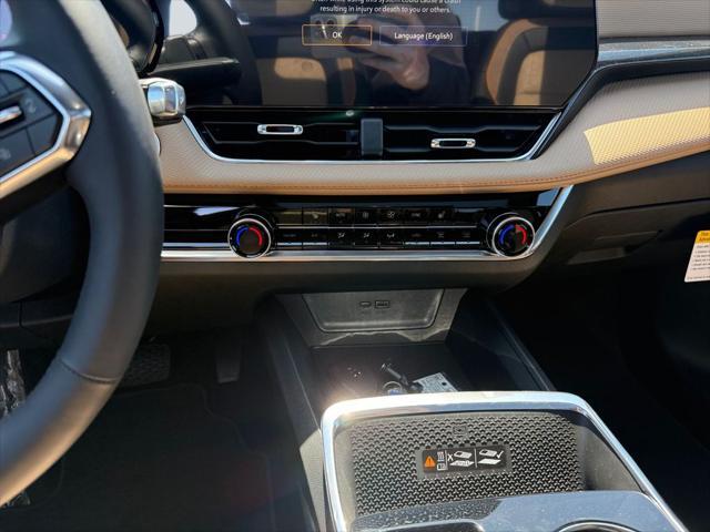 new 2025 Chevrolet Equinox car, priced at $30,106
