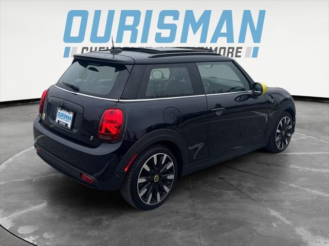 used 2022 MINI Hardtop car, priced at $17,500