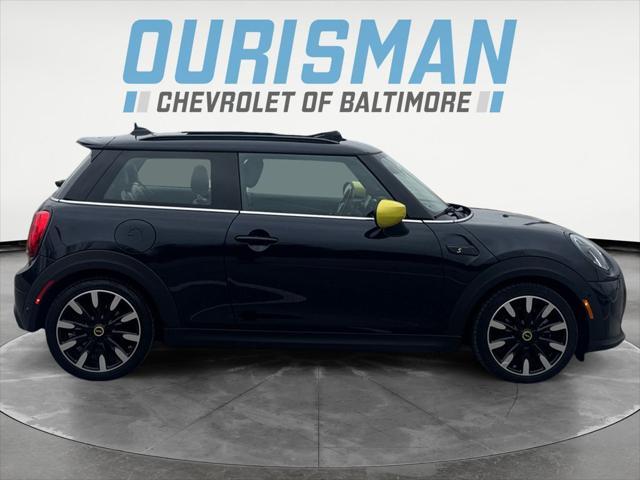 used 2022 MINI Hardtop car, priced at $17,500