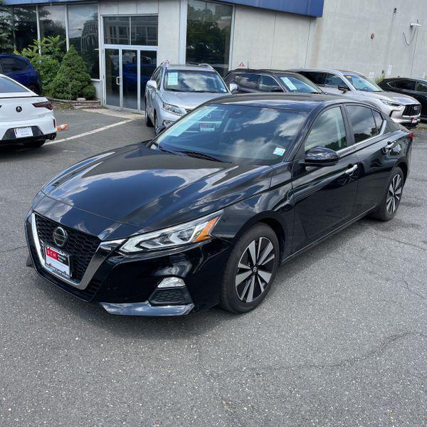 used 2022 Nissan Altima car, priced at $20,000
