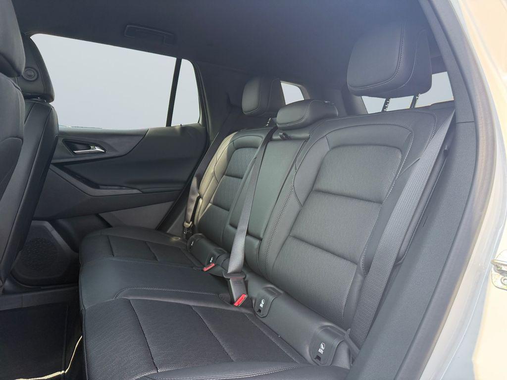 new 2026 Chevrolet Equinox car, priced at $30,032