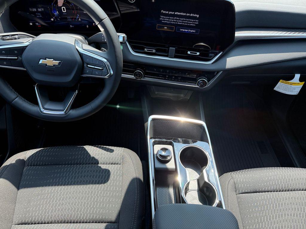 new 2026 Chevrolet Equinox car, priced at $29,353