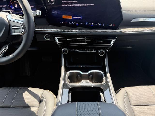 new 2025 Chevrolet Traverse car, priced at $49,213