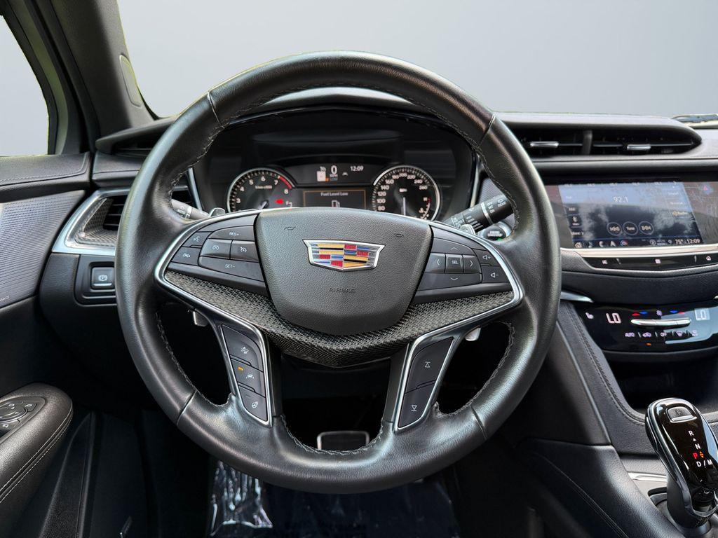 used 2021 Cadillac XT5 car, priced at $29,000