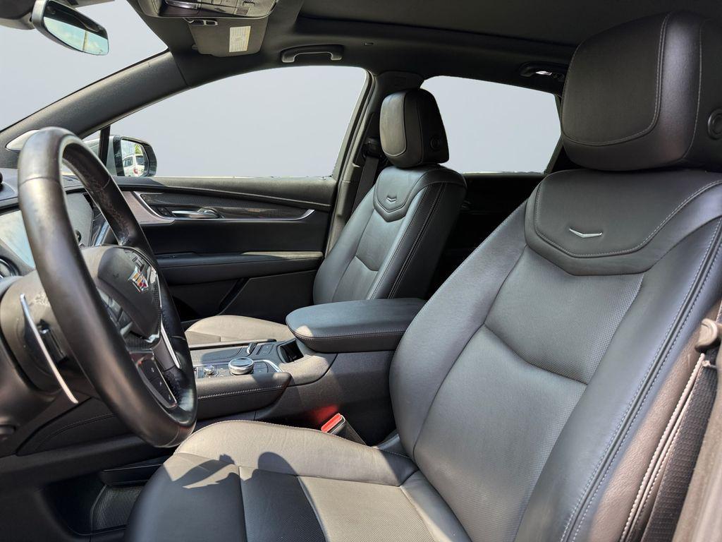 used 2021 Cadillac XT5 car, priced at $29,000