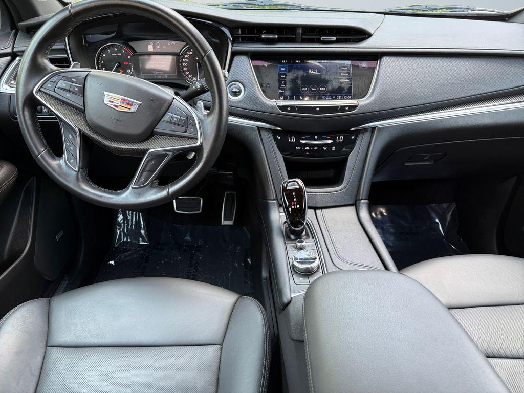 used 2021 Cadillac XT5 car, priced at $29,000