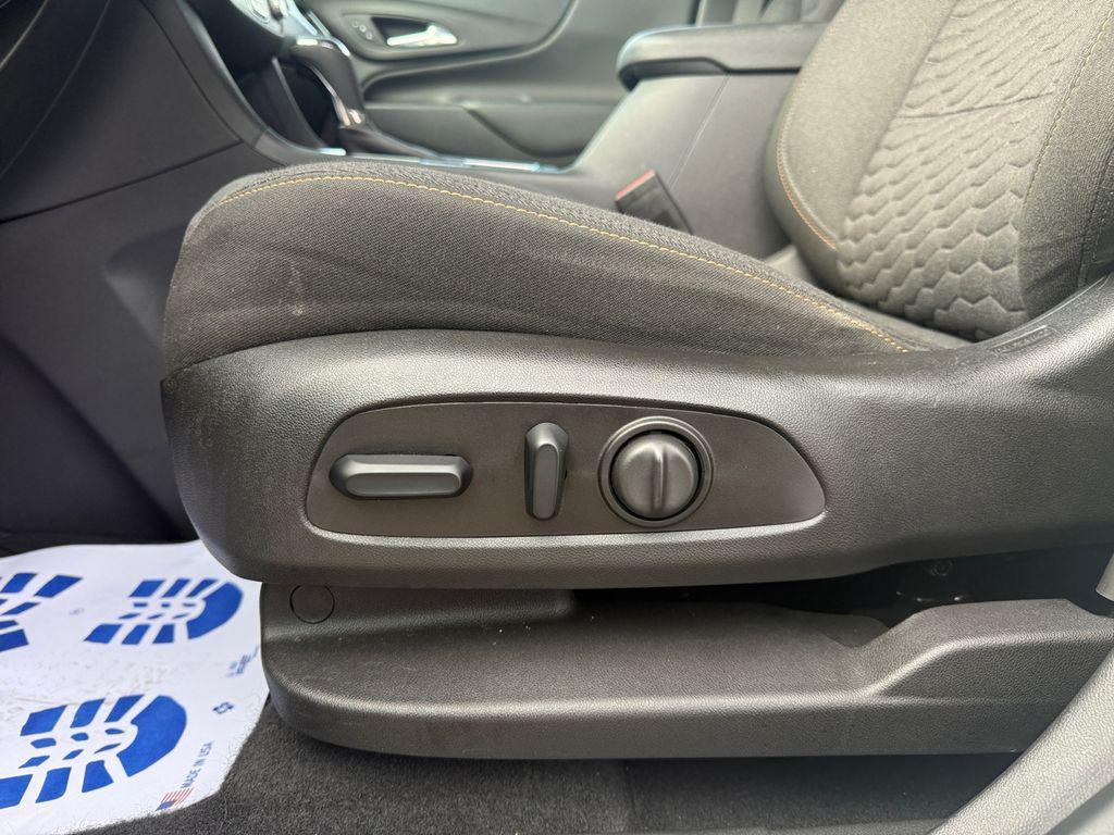 used 2021 Chevrolet Equinox car, priced at $17,000