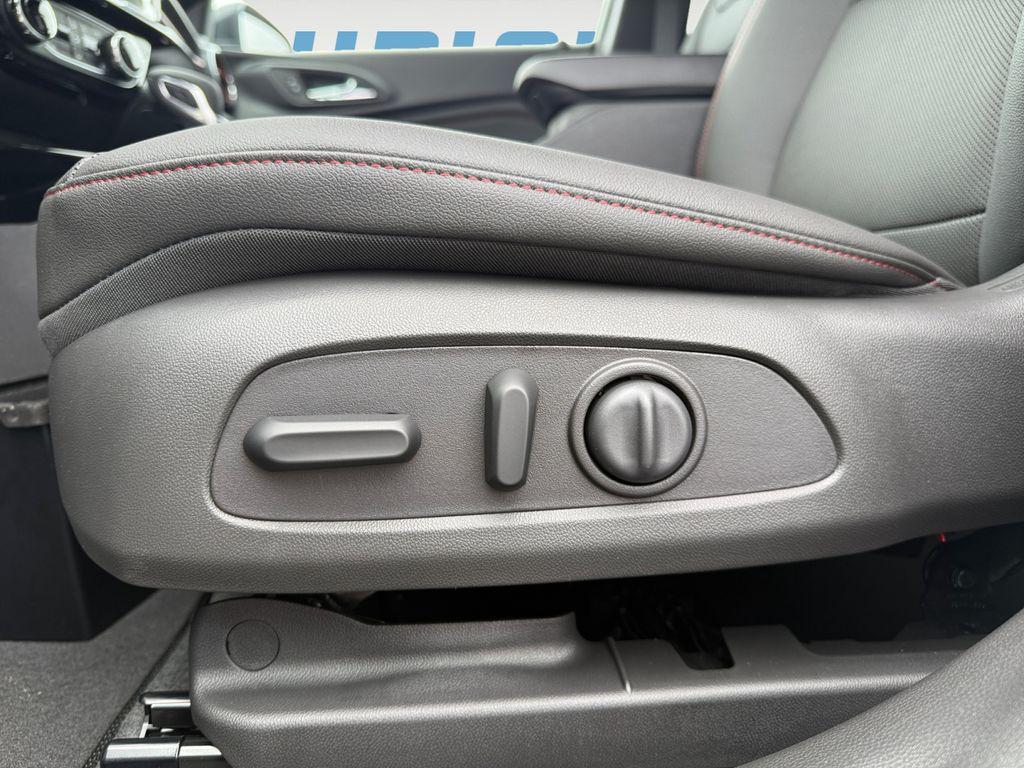 new 2025 Chevrolet Trax car, priced at $24,021