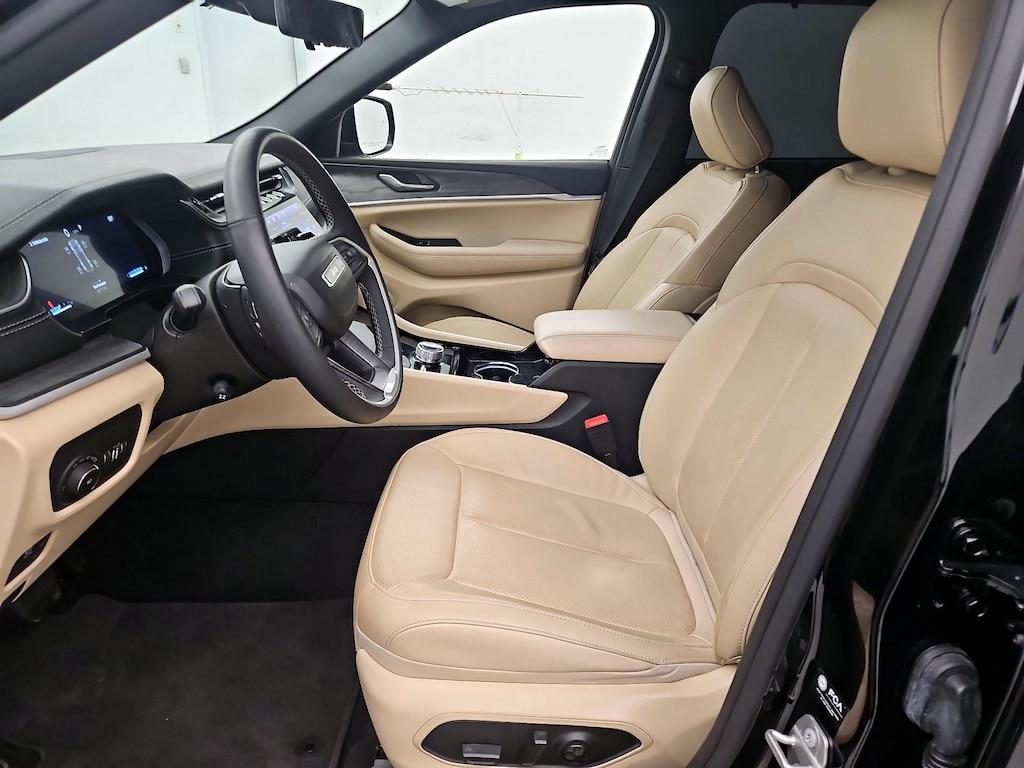 used 2023 Jeep Grand Cherokee car, priced at $32,998