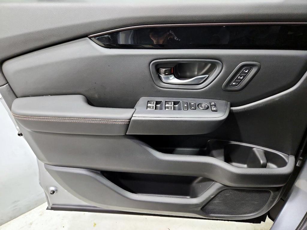 used 2025 Honda Pilot car, priced at $49,998