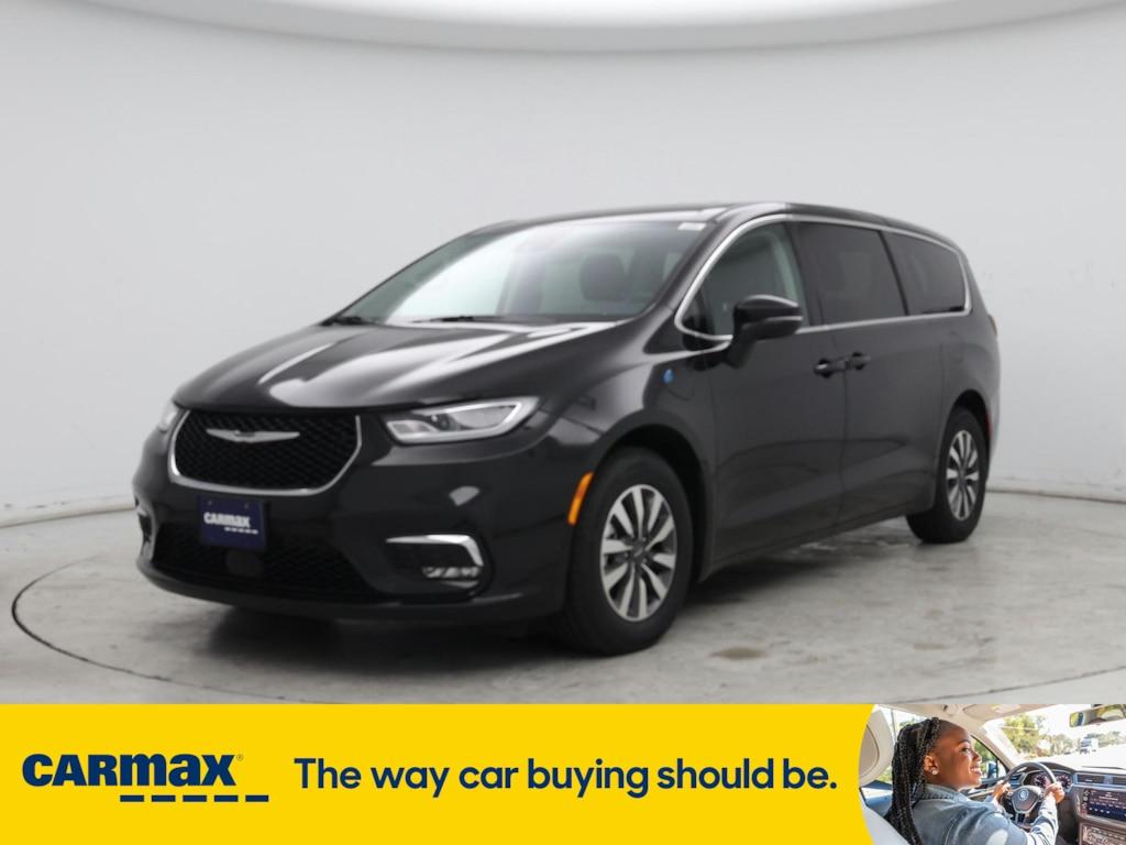 used 2023 Chrysler Pacifica Hybrid car, priced at $29,998