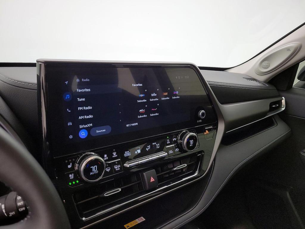 used 2024 Toyota Highlander car, priced at $47,998