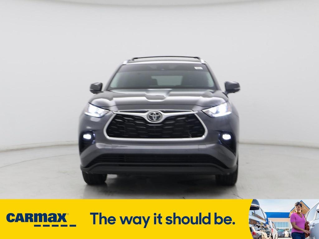 used 2024 Toyota Highlander car, priced at $47,998