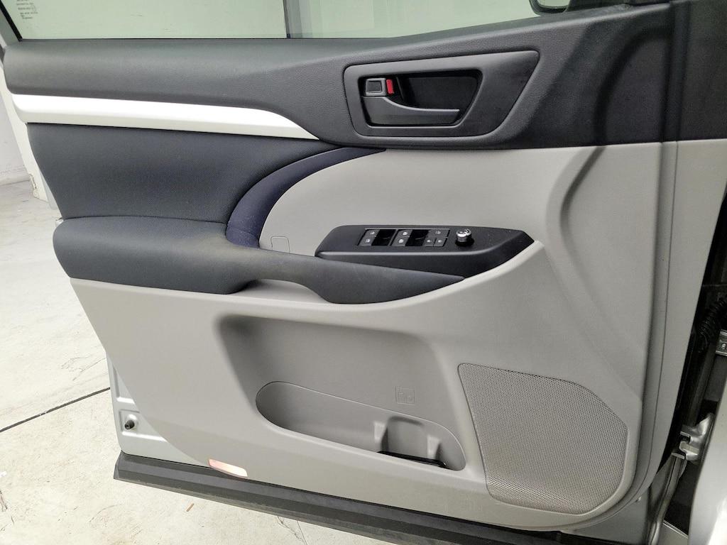 used 2018 Toyota Highlander car, priced at $22,998