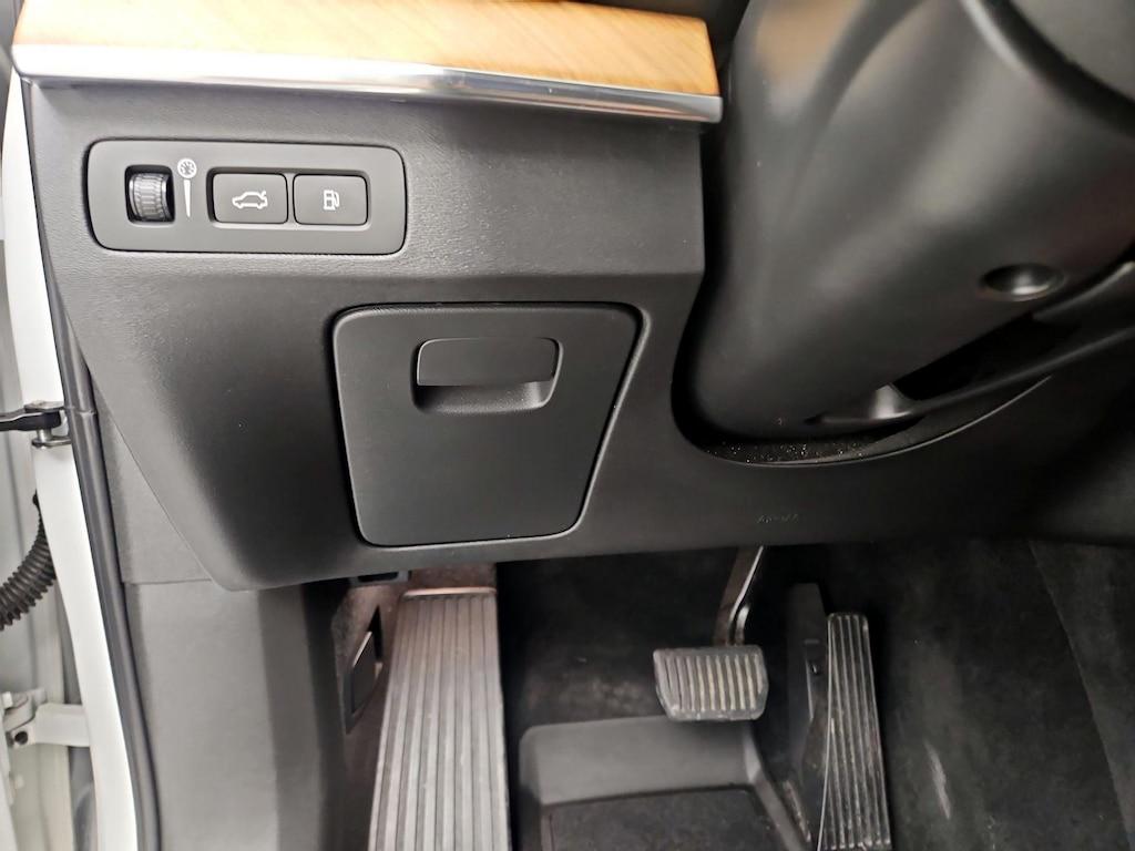 used 2021 Volvo XC90 Recharge Plug-In Hybrid car, priced at $37,998