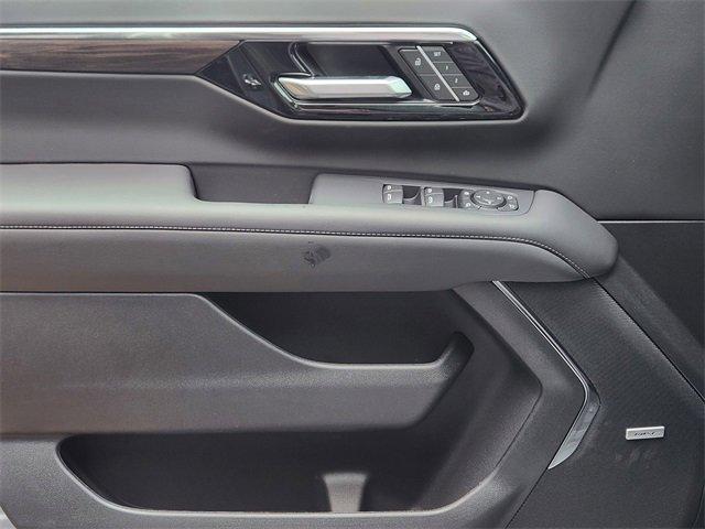 new 2025 Chevrolet Suburban car, priced at $69,123