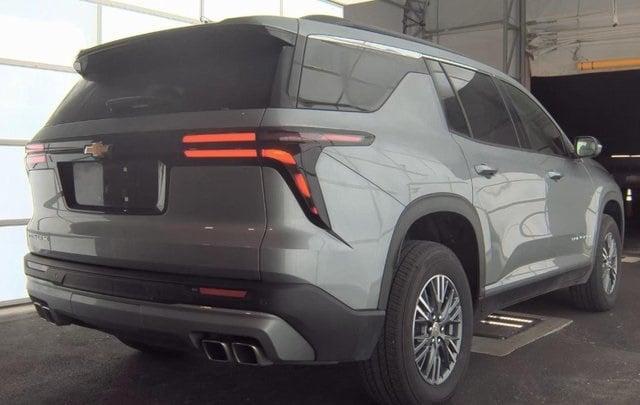 used 2025 Chevrolet Traverse car, priced at $39,991