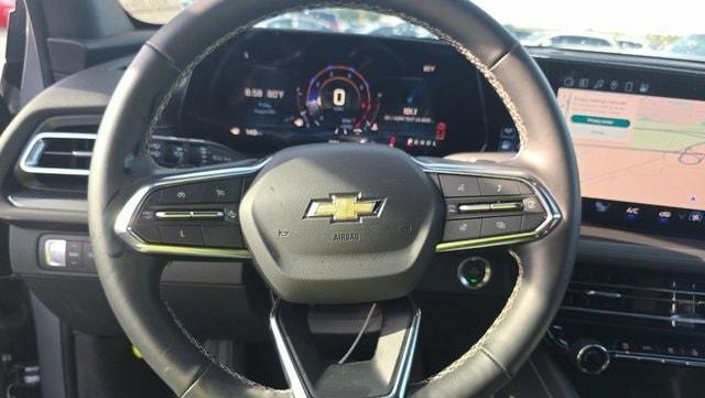 used 2025 Chevrolet Traverse car, priced at $39,991