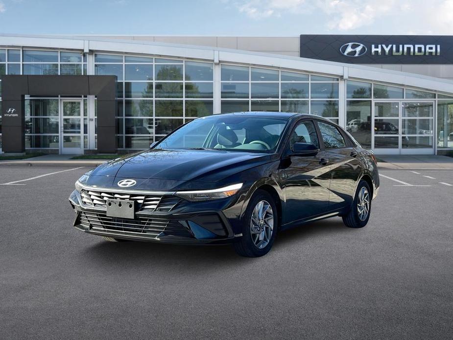 new 2025 Hyundai Elantra HEV car, priced at $27,225