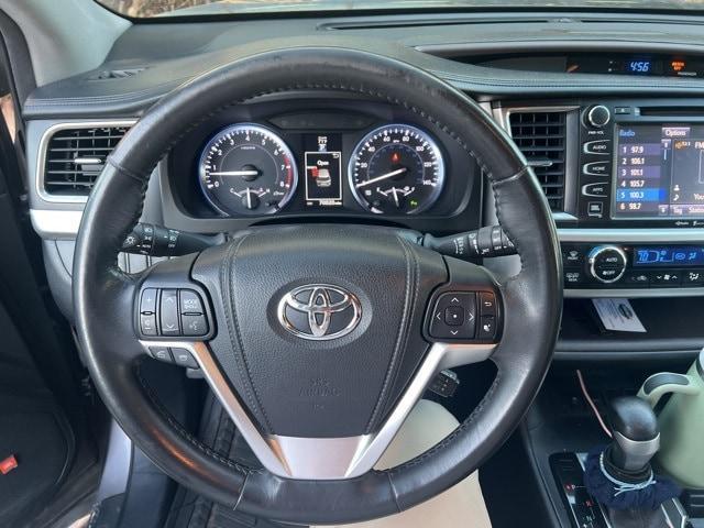 used 2015 Toyota Highlander car, priced at $21,591