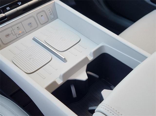new 2025 Hyundai SANTA FE HEV car, priced at $52,364