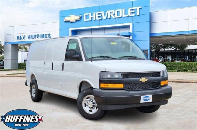new 2025 Chevrolet Express 3500 car