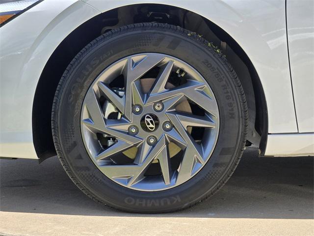 new 2025 Hyundai ELANTRA HEV car