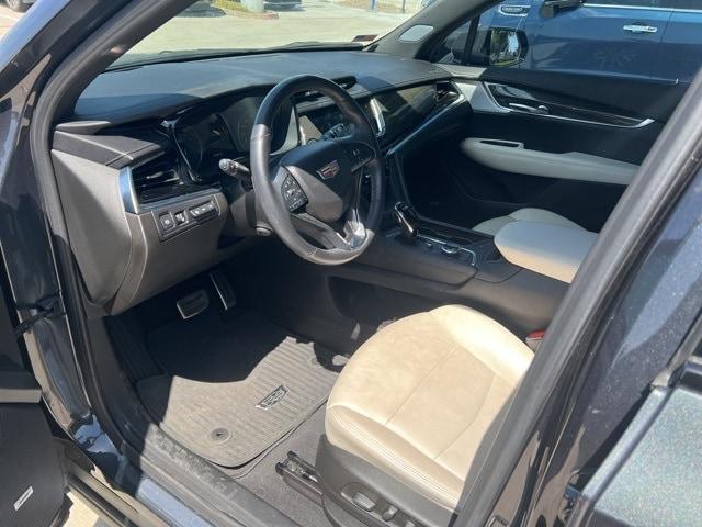 used 2023 Cadillac XT6 car, priced at $40,291