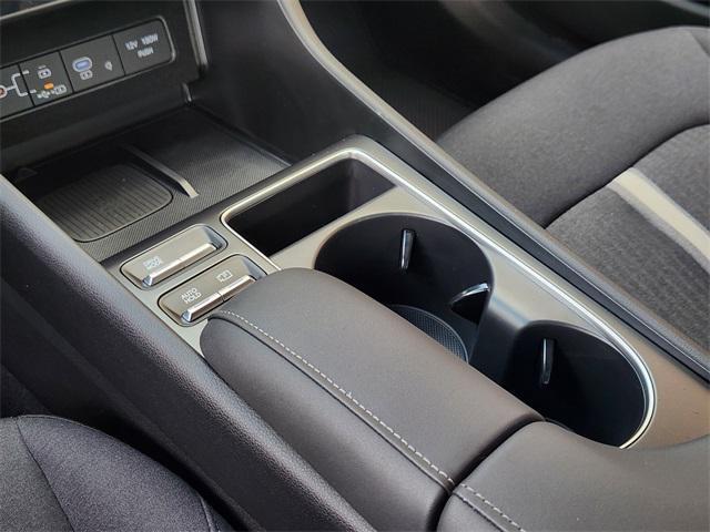 new 2025 Hyundai Sonata Hybrid car, priced at $33,580