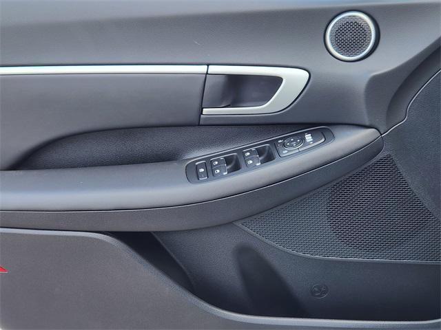 new 2025 Hyundai Sonata Hybrid car, priced at $33,580