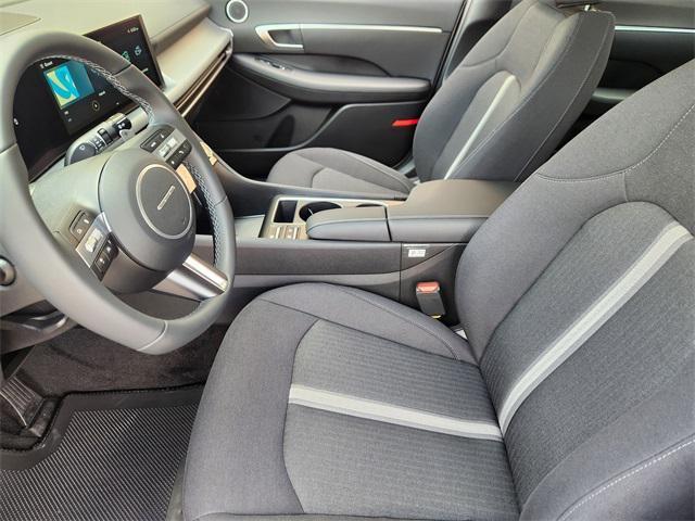 new 2025 Hyundai Sonata Hybrid car, priced at $33,580