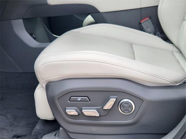 new 2025 Hyundai SANTA FE HEV car, priced at $52,139
