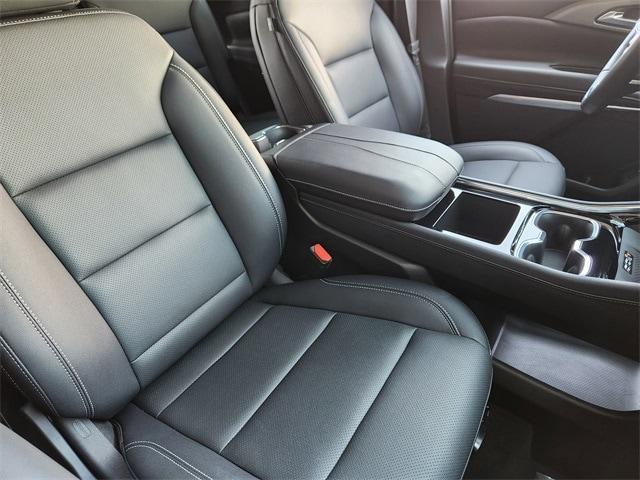 used 2025 Chevrolet Traverse car, priced at $39,991