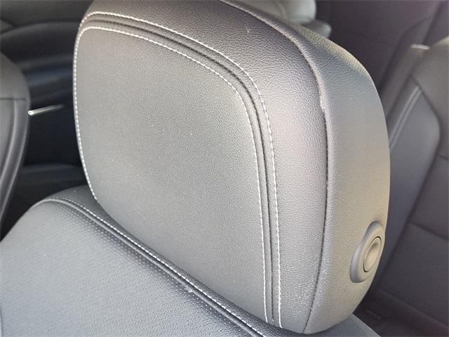 used 2025 Chevrolet Traverse car, priced at $39,991