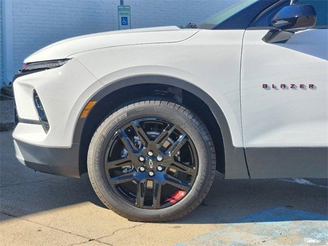 new 2025 Chevrolet Blazer car