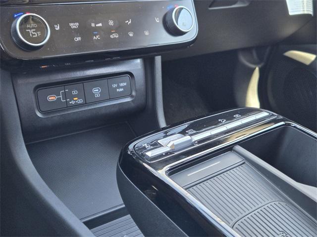 new 2025 Hyundai TUCSON Hybrid car