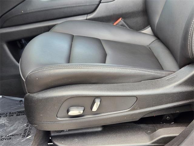 used 2024 Cadillac XT5 car, priced at $35,491