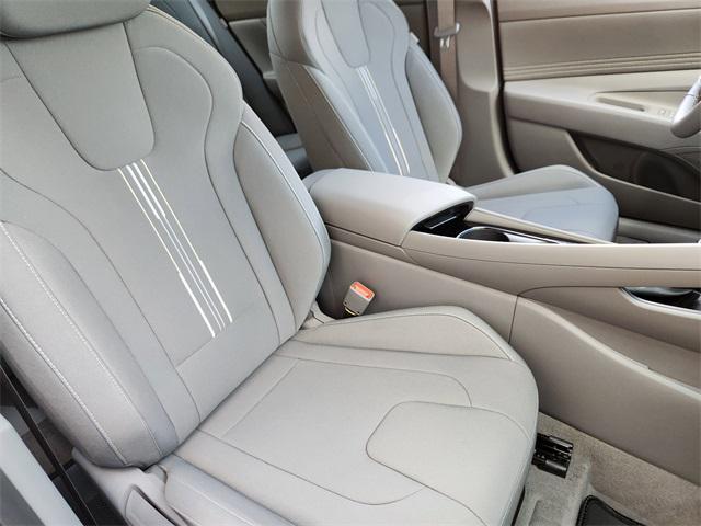 new 2025 Hyundai ELANTRA HEV car