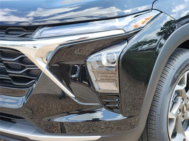 new 2025 Chevrolet Trax car, priced at $24,735