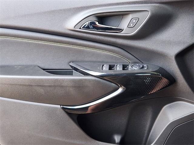 new 2025 Chevrolet Trax car, priced at $24,735