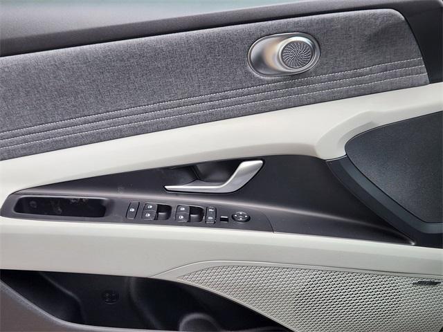 new 2025 Hyundai Elantra car, priced at $28,370