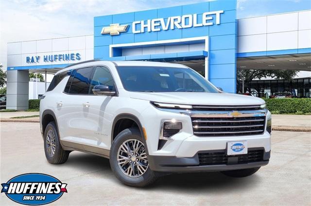 new 2025 Chevrolet Traverse car, priced at $42,627