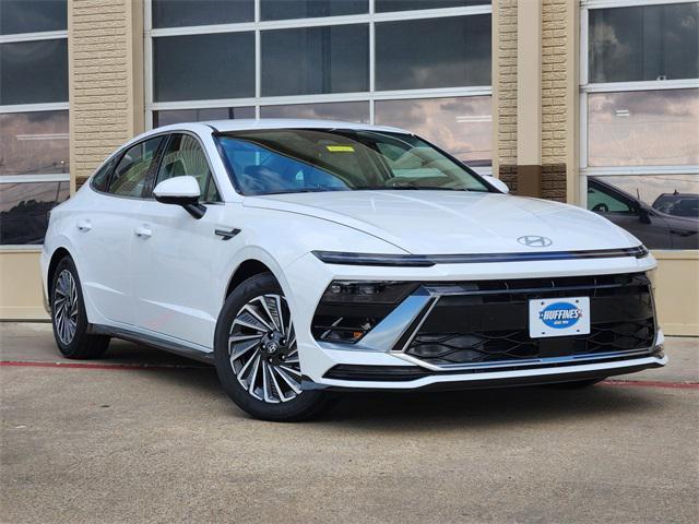 new 2025 Hyundai Sonata Hybrid car, priced at $33,580