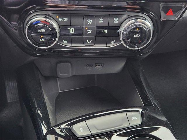 new 2025 Chevrolet Trax car, priced at $25,940