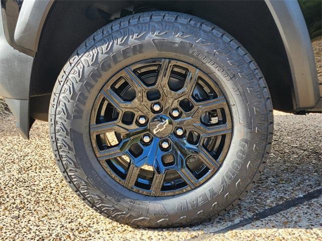 new 2025 Chevrolet Colorado car