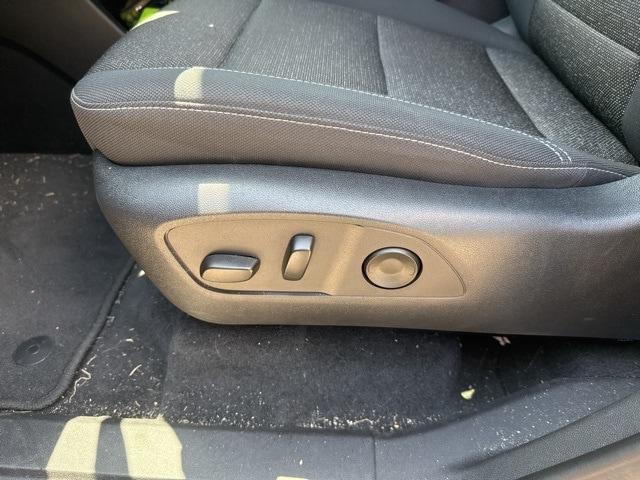 used 2025 Chevrolet Traverse car, priced at $39,991