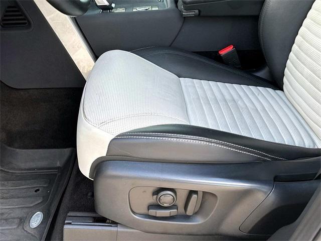 used 2022 Land Rover Discovery car, priced at $29,709