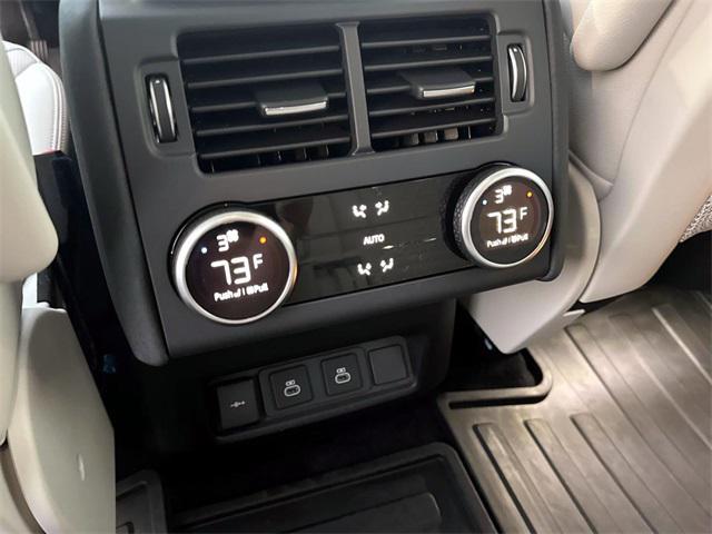 new 2024 Land Rover Discovery car, priced at $55,998
