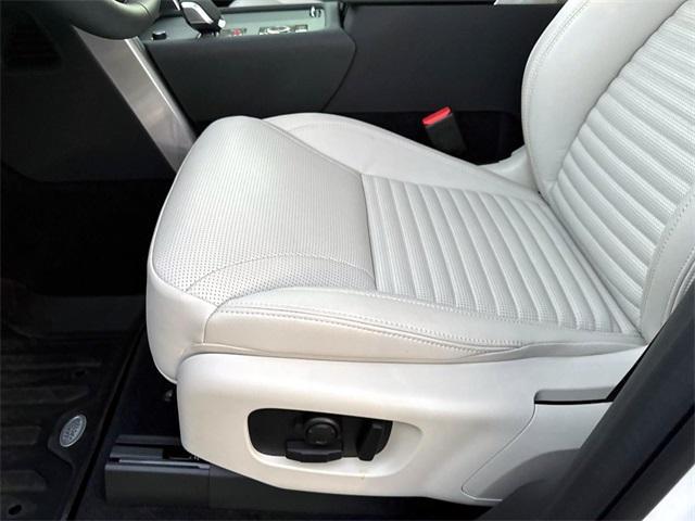 new 2024 Land Rover Discovery car, priced at $55,998