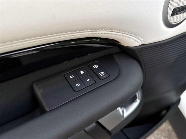 new 2024 Land Rover Discovery car, priced at $55,998